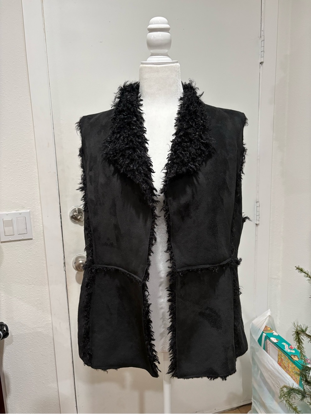 Love Tree Black Faux-Shearling Trim Vest